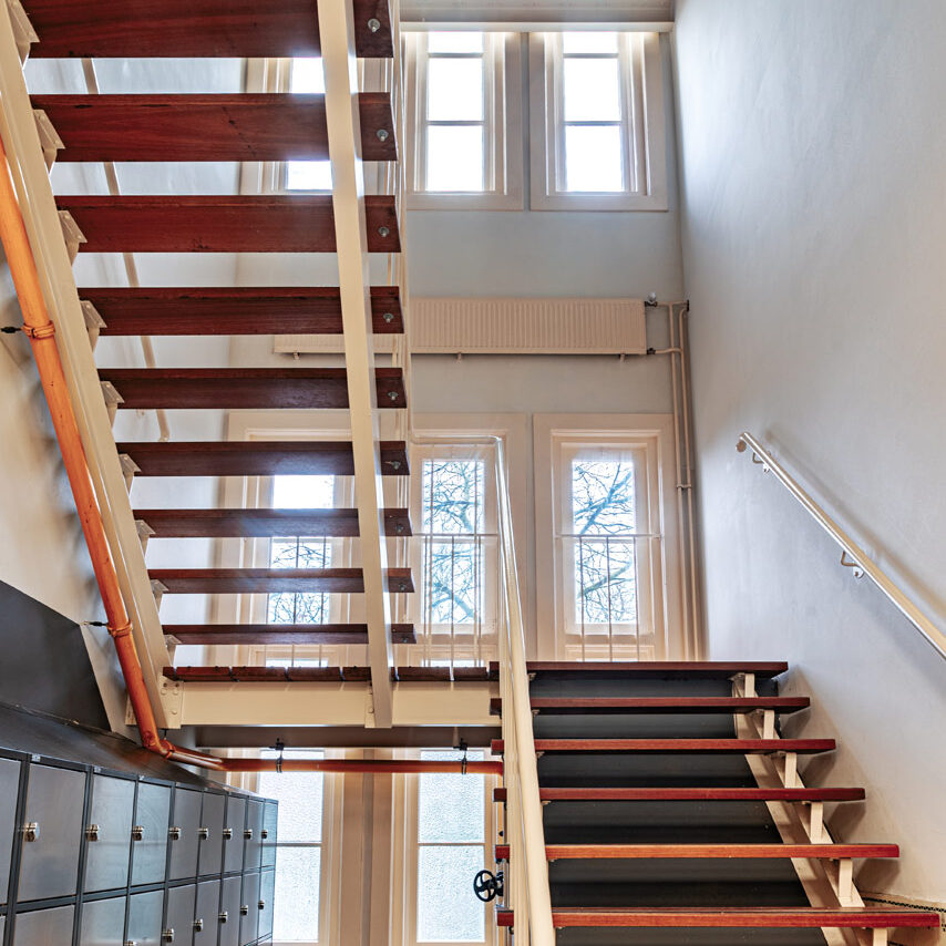 Hartenlust-school-trappen