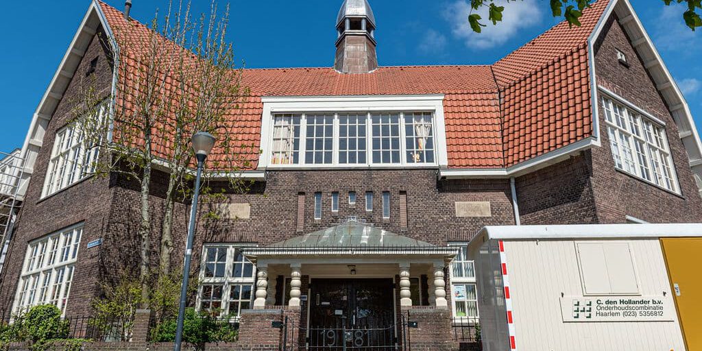 voorzijde school